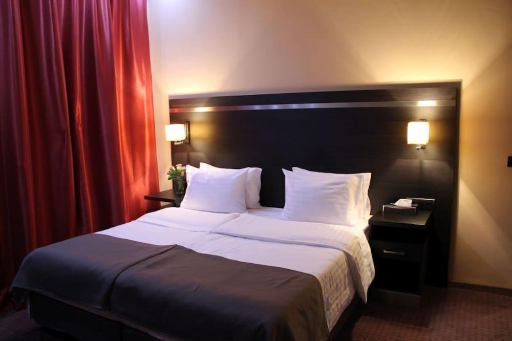 Hotel Delta In — hotel in Dzierzoniow