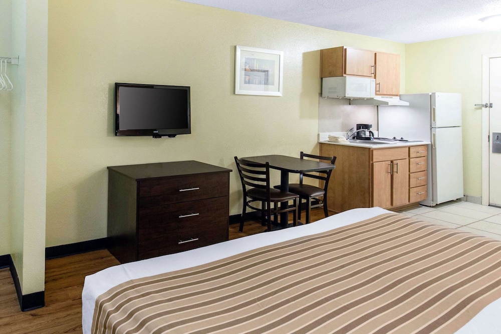 Hawthorn Extended Stay by Wyndham Lewisville - photo 13