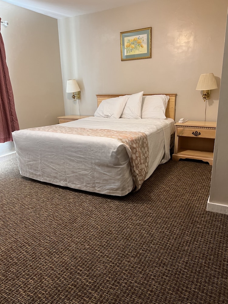 Oswego Inn - photo 12