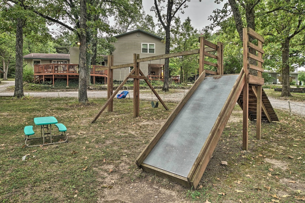 Quaint Table Rock Lake Hideout with Pool Access - photo 19