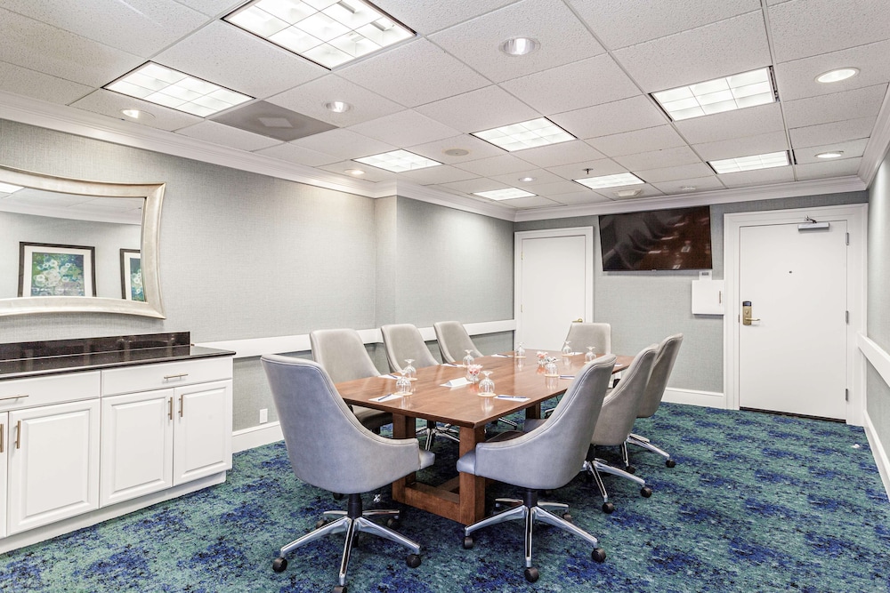 DoubleTree by Hilton Hotel Memphis - photo 60