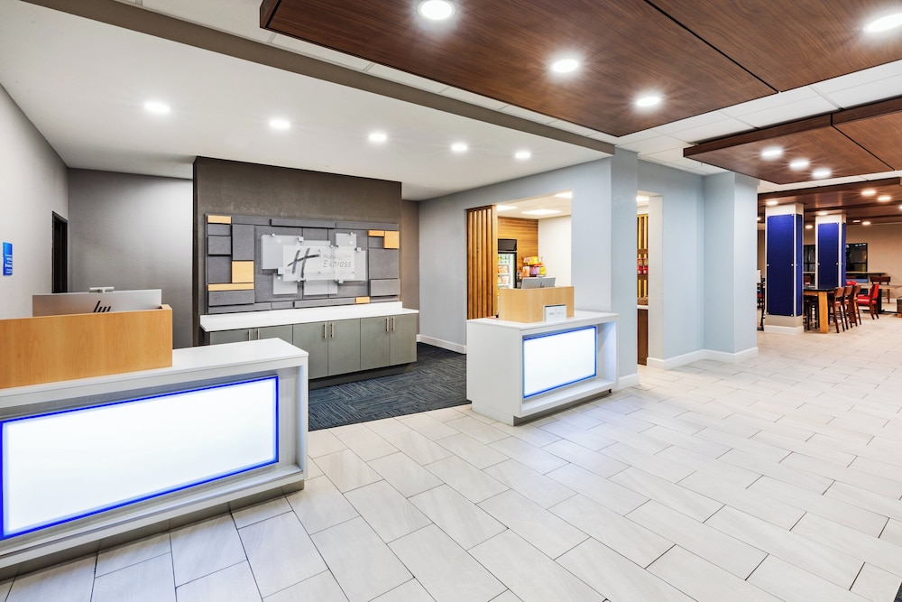 Holiday Inn Express & Suites Del Rio by IHG - photo 68