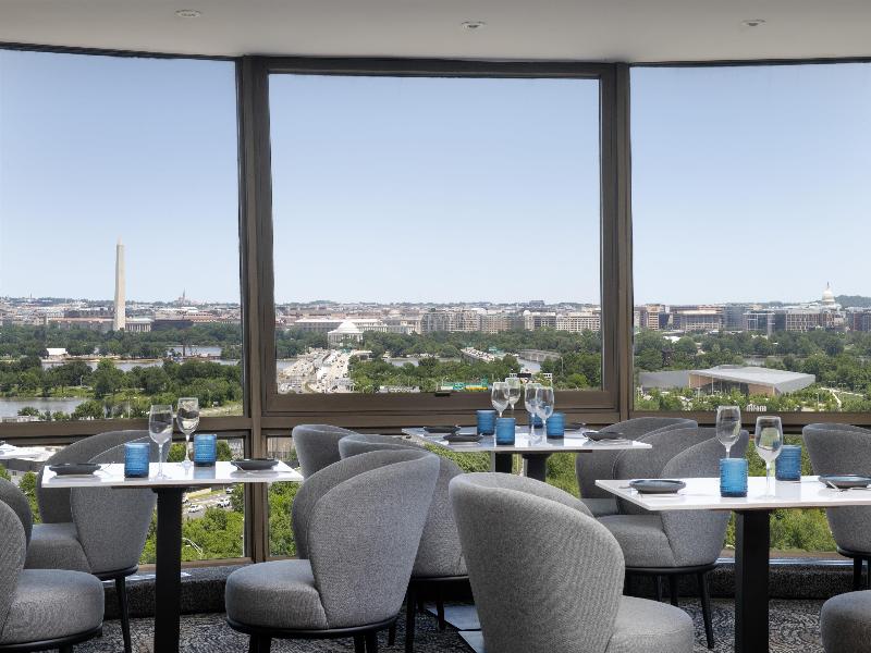 DoubleTree by Hilton Washington DC Crystal City - photo 42