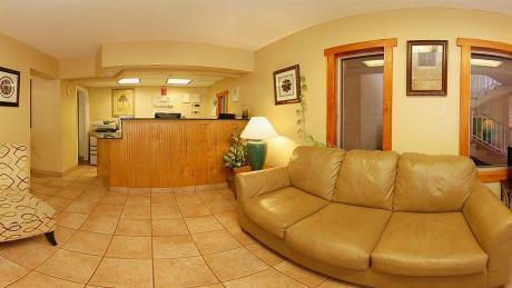 Econo Lodge - photo 16