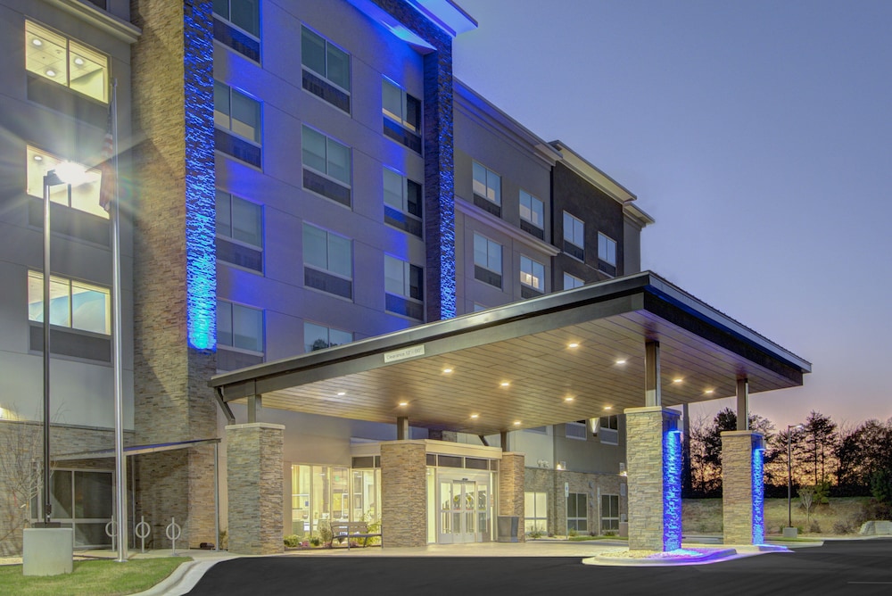 Holiday Inn Express & Suites Charlotte Southwest by IHG - photo 29