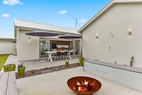 Bright & Easy Address is 7 Cobb & C Way Pet Friendly Inside in Robe, Australia
