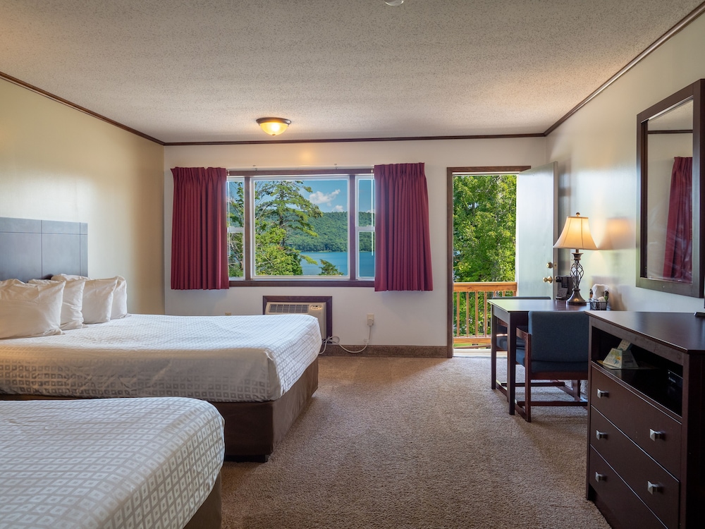 Lake 'N Pines Motel - photo 25