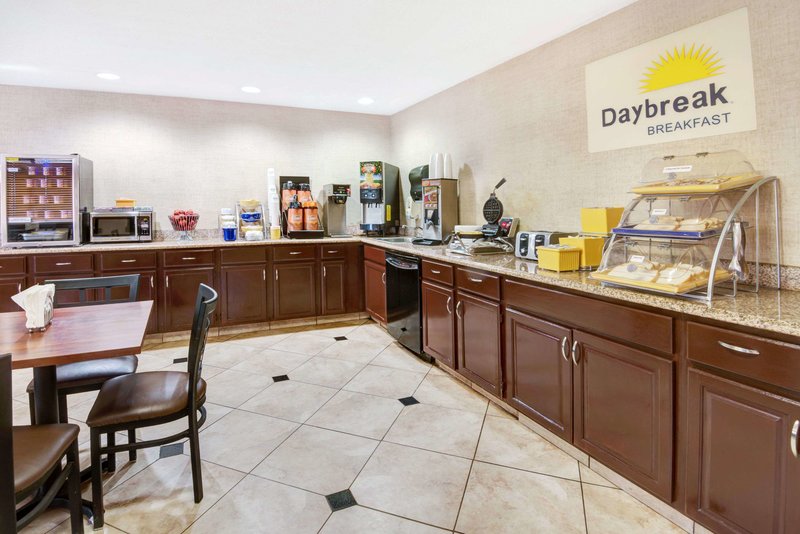 Days Inn & Suites by Wyndham Albuquerque West - photo 28