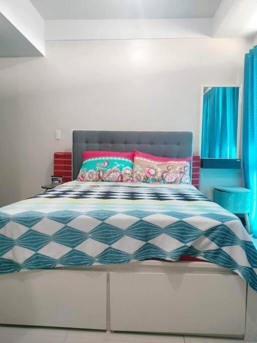 Cubao Manhattanheights U31N TB Studio Unit — 4-Star Luxury Hotel in Manila, Philippines