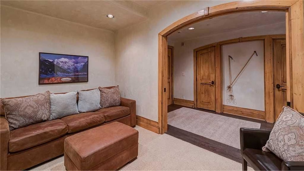 Plaza 403 - photo 18