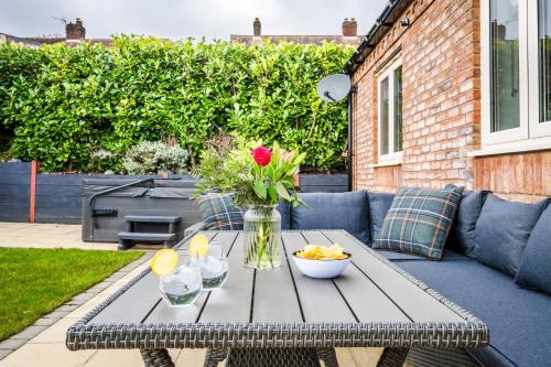Pet Friendly with a Hot Tub — hotel in Cannock