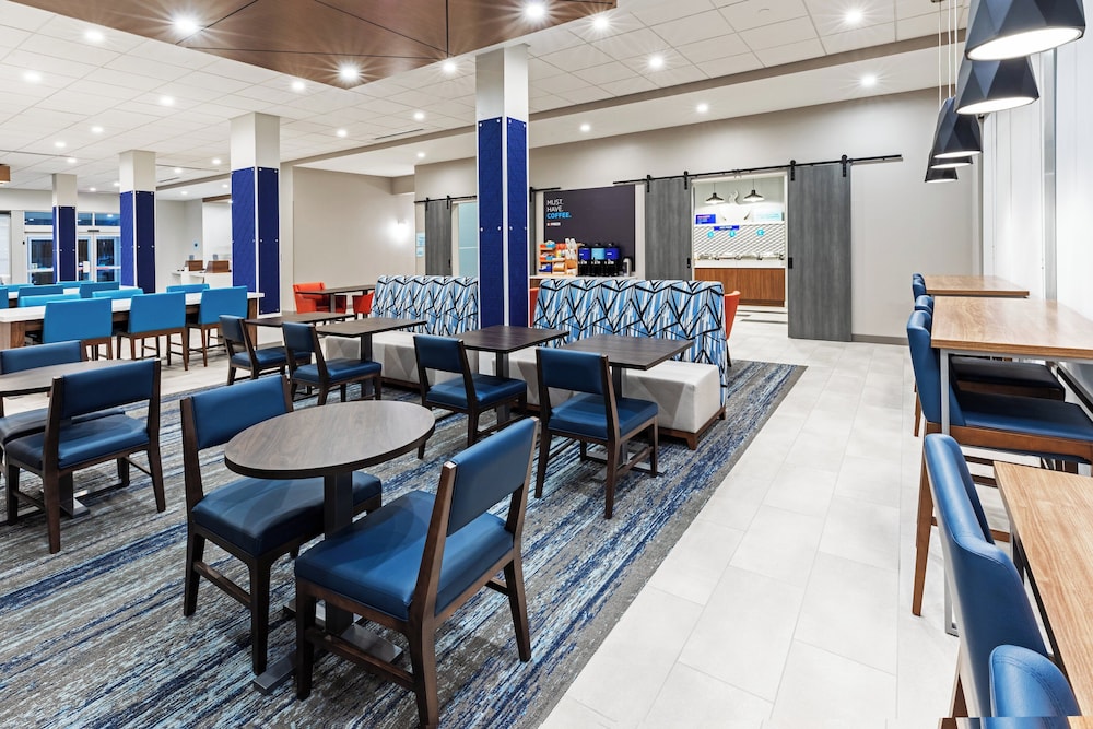 Holiday Inn Express & Suites Senatobia I 55 by IHG - photo 34