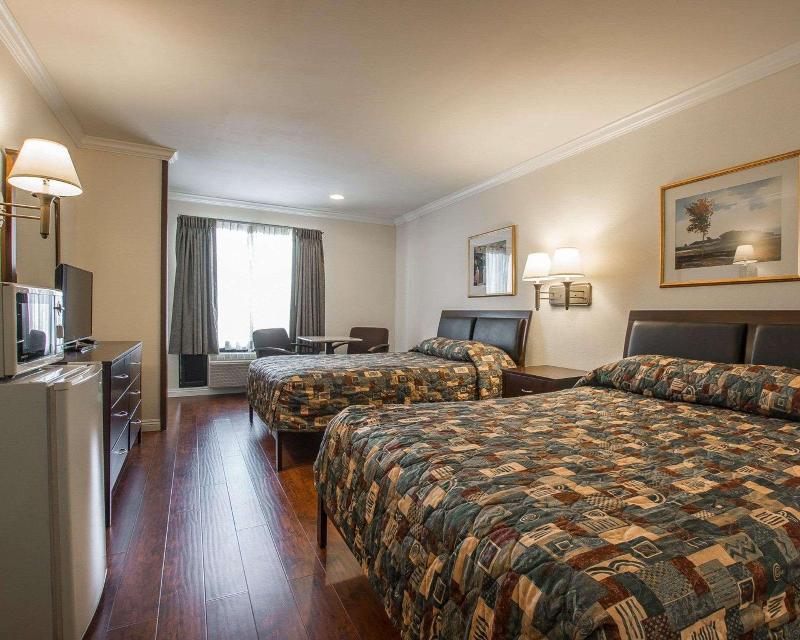 Palm Inn Hotel near Tyler Mall Riverside - photo 12