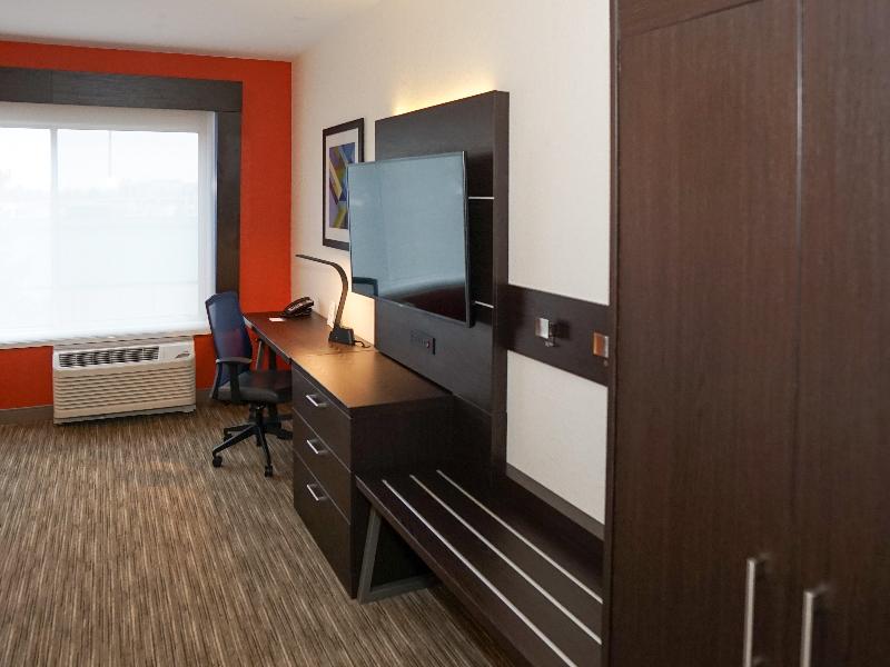 Holiday Inn Express & Suites Denver Aurora Medical Campus by IHG - photo 89