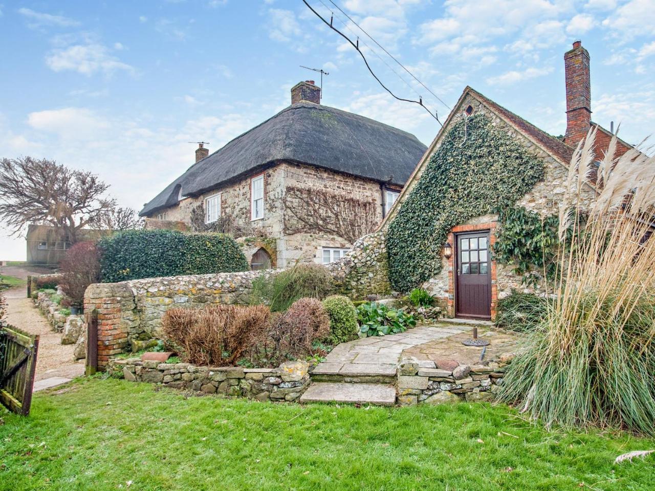 2 Bed in Brighstone 94031