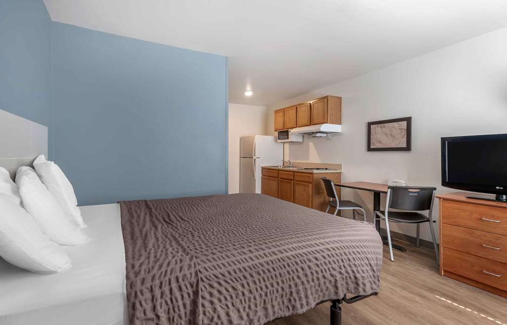 WoodSpring Suites Austin Northwest - photo 10