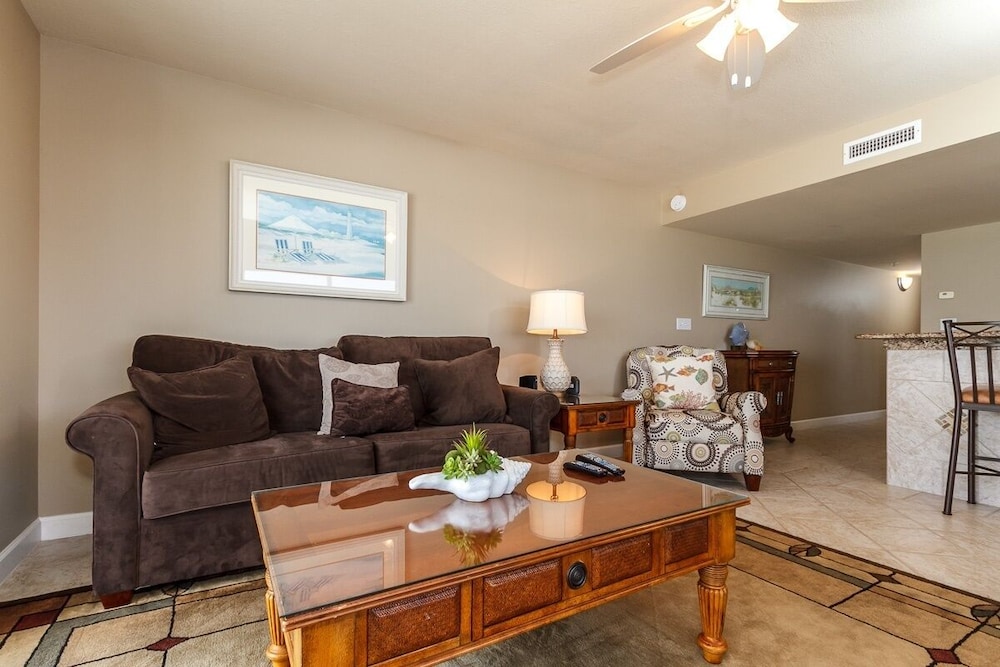 Pelican Isle 401 by RedAwning - photo 7