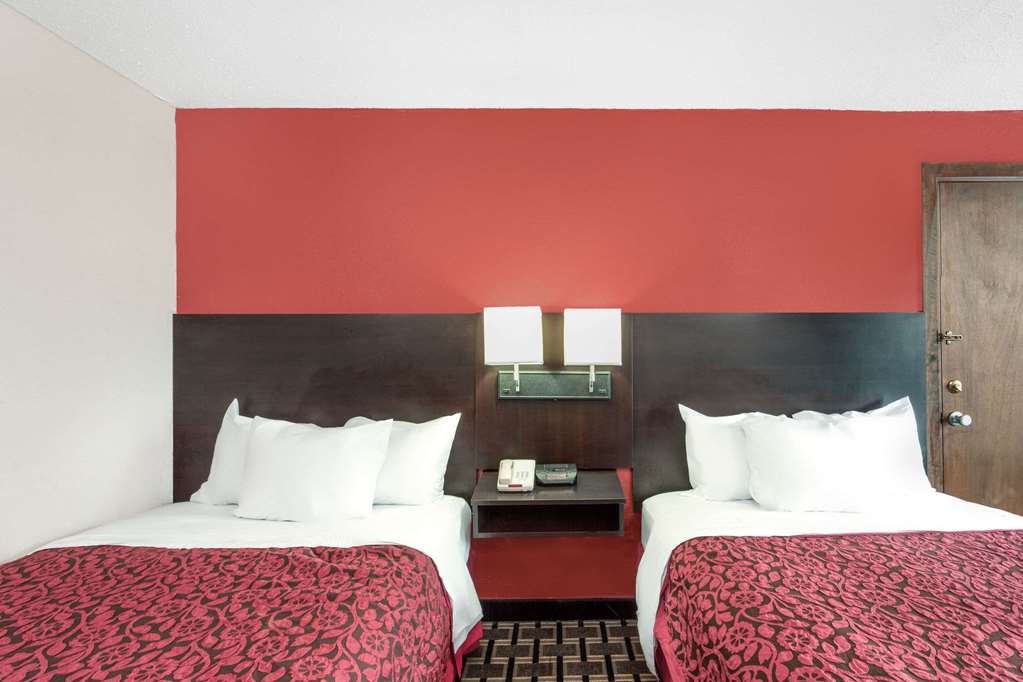 Days Inn by Wyndham Cullman - photo 4