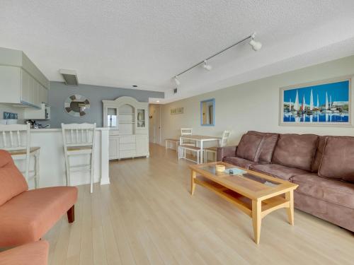 105 Edgewater Inn - photo 12