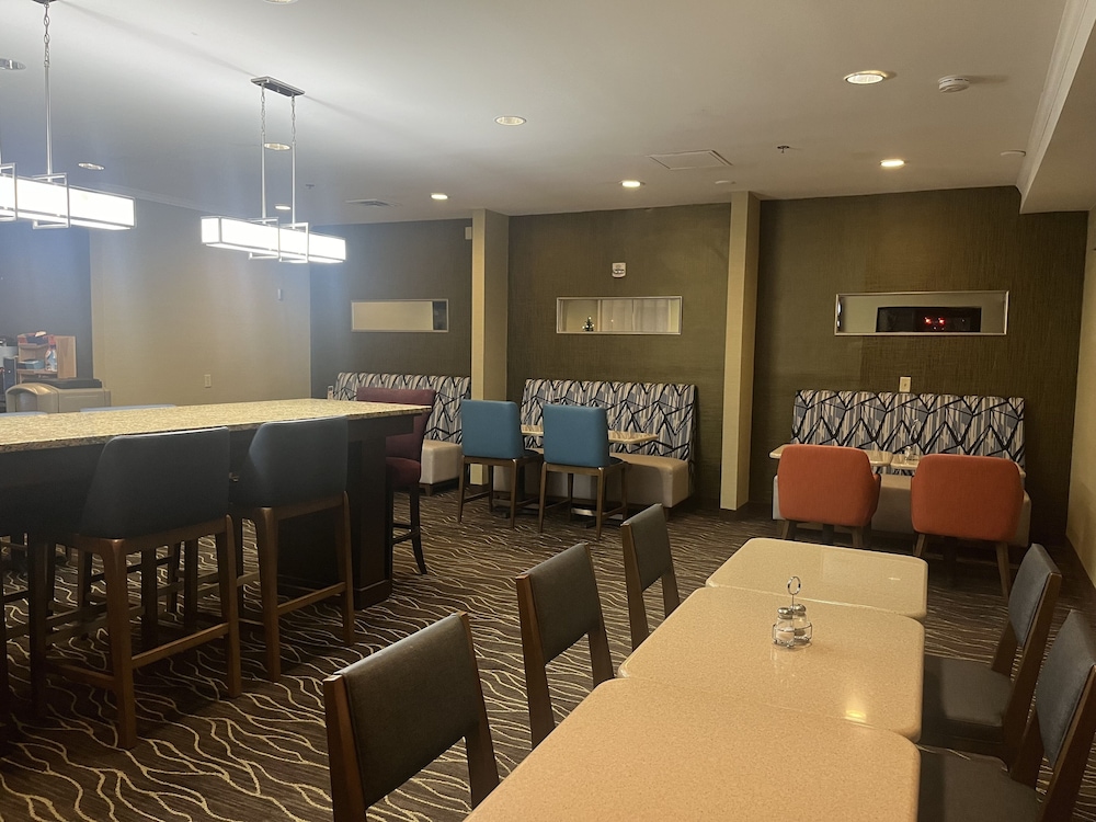 Holiday Inn Express Hotel & Suites St. Paul Woodbury by IHG - photo 70
