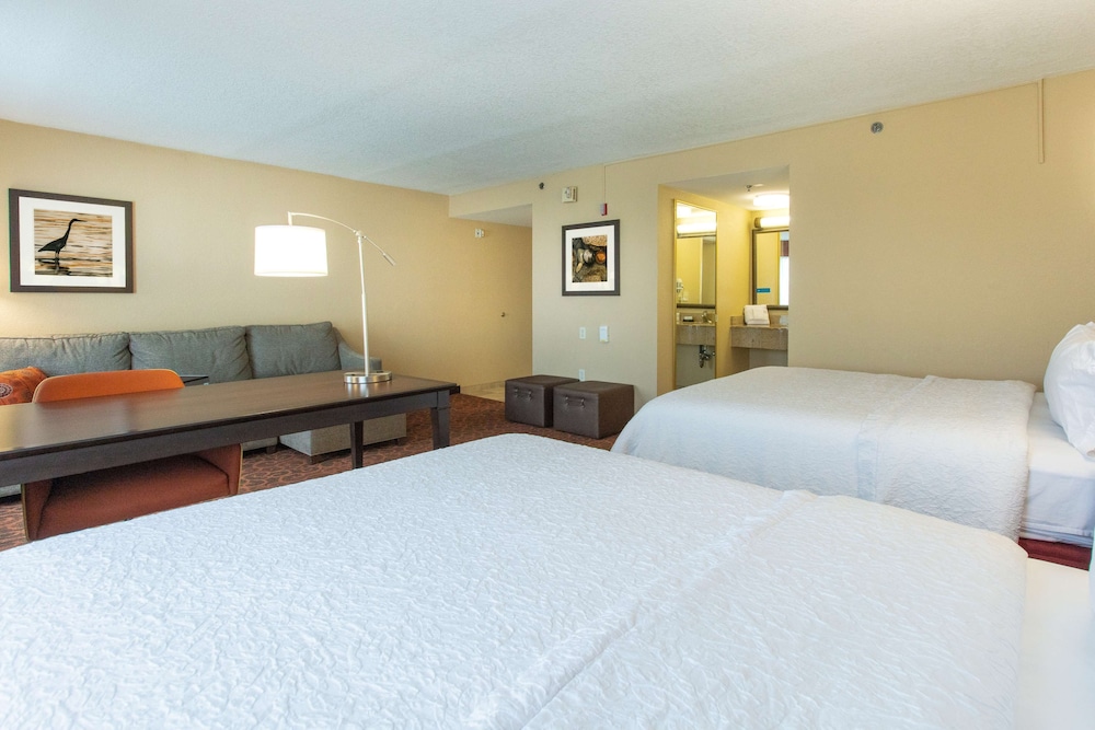 Hampton Inn Suites Jacksonville Airport - photo 10