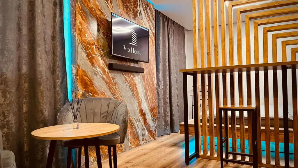 S Dizaynerskim Remontom I Saunoy Apartments 22303213 — Tarko Sale