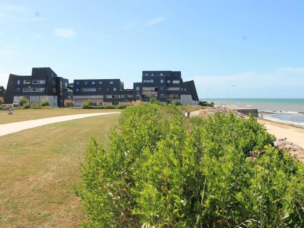 Duplex Croisette Juno Beach — hotel in Bernieres-Sur-Mer