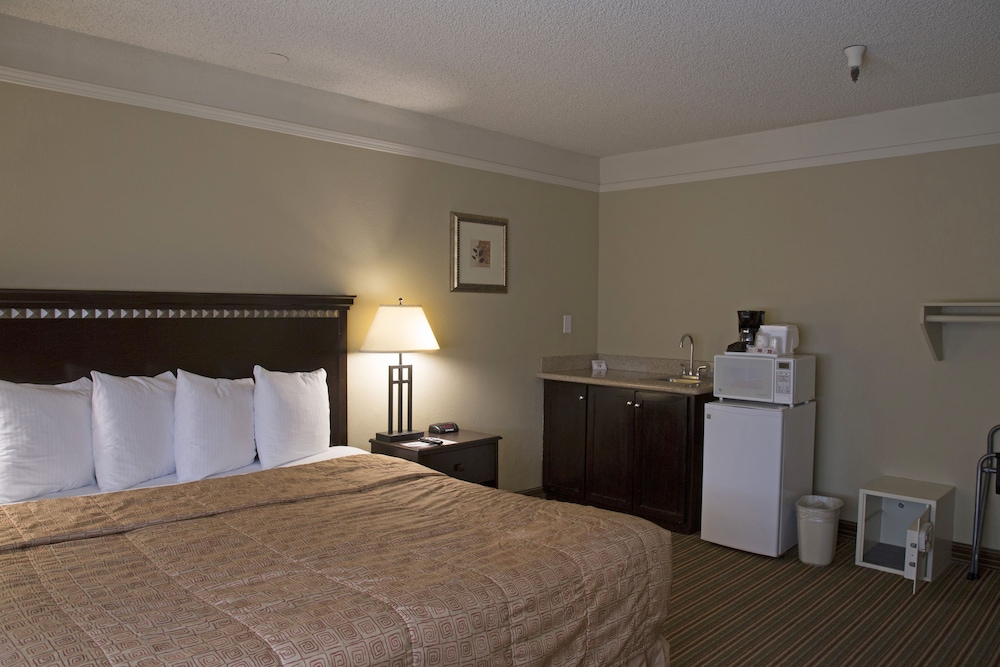 Travelodge La Mesa - photo 18
