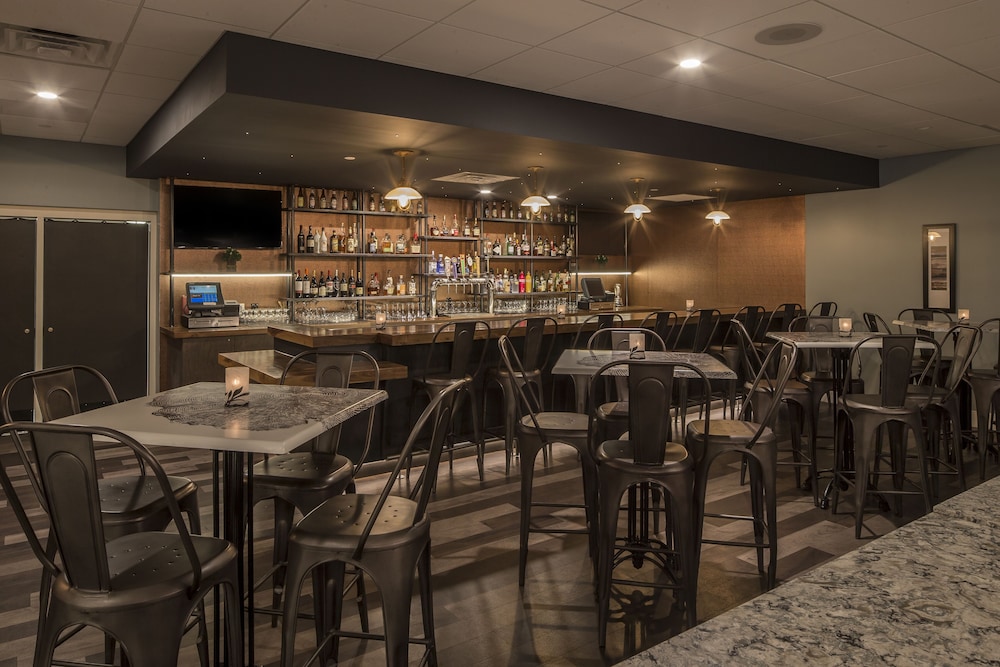 Crowne Plaza Suites Pittsburgh South by IHG - photo 47