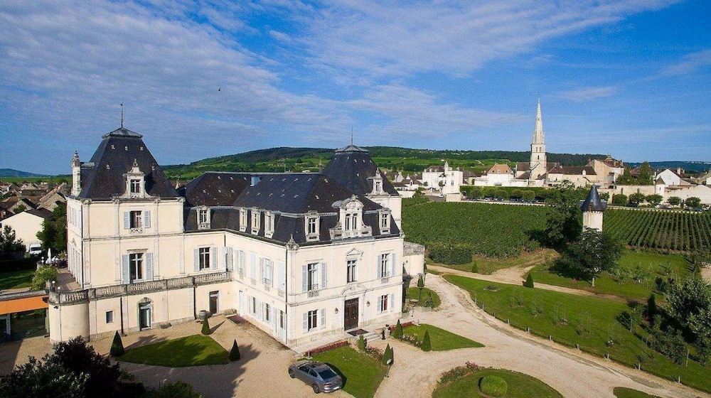Château de Cîteaux Fontenille Collection — 4-Star Luxury Hotel in Meursault, France