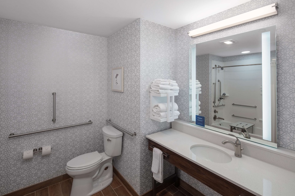 Hampton Inn by Hilton Green Bay Stadium - photo 20