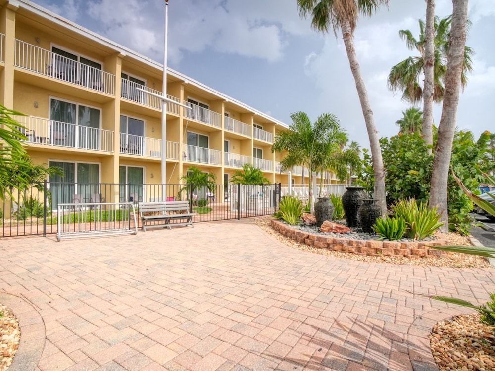 Treasure Island Hotel and Marina - photo 61