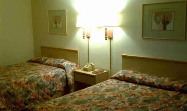 Goodnite Inn and Suites - photo 12