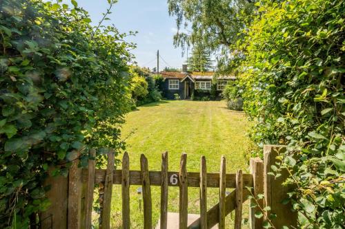 6 Uplands - carbon neutral hotel in Unknown City