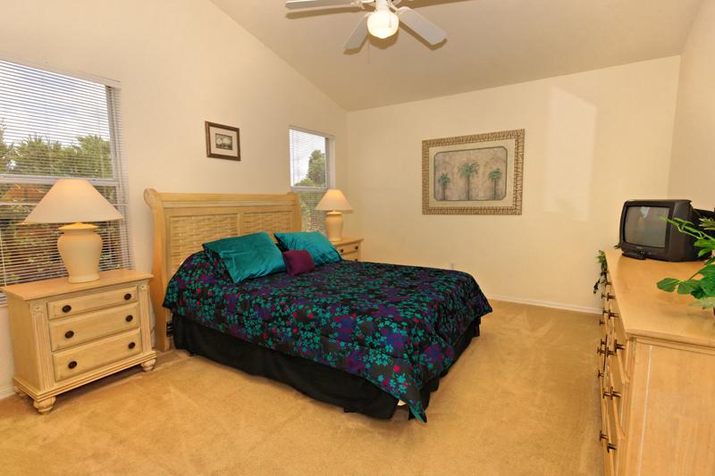 546 Windsor Place The Abbey 5 Bedrooms 3 Bath - photo 9