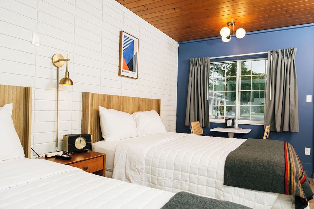 The Sierra Motel - photo 14