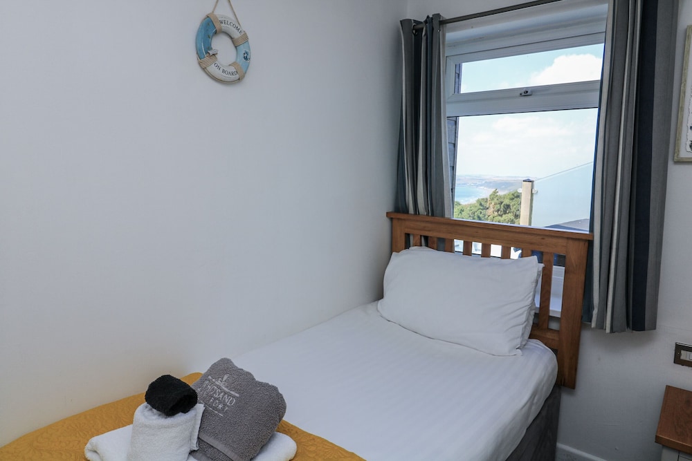 Sunset Sea View Chalet — Torpoint — photo 3