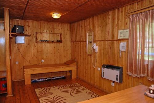 Sanatoriy Karpatia — hotel in Khust