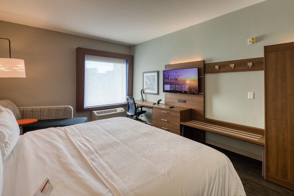 Holiday Inn Express & Suites Charlotte South End by IHG - photo 7