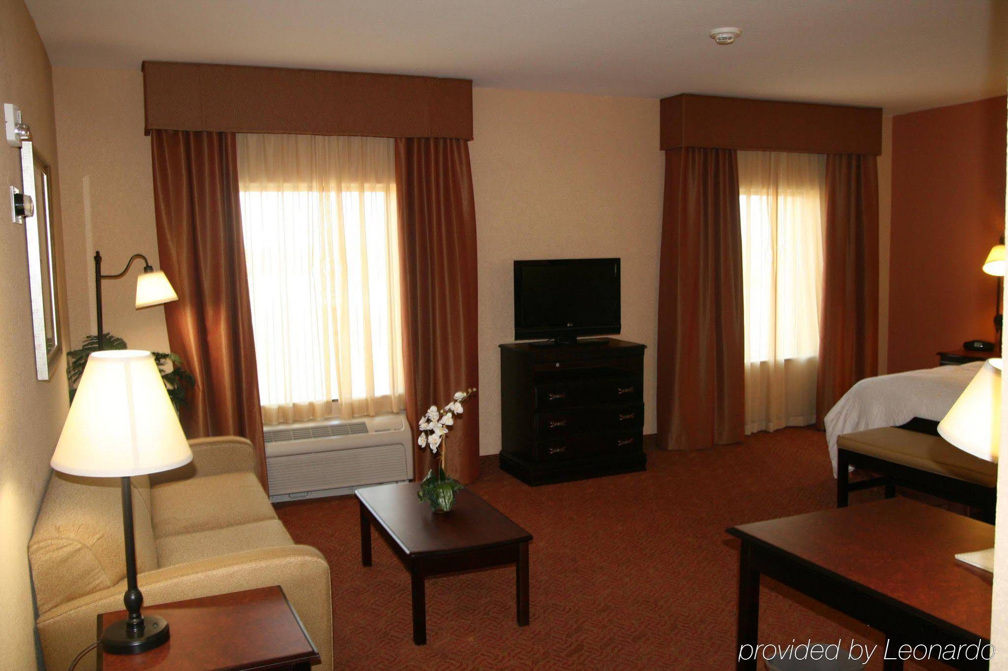 Durant Inn & Suites - photo 24