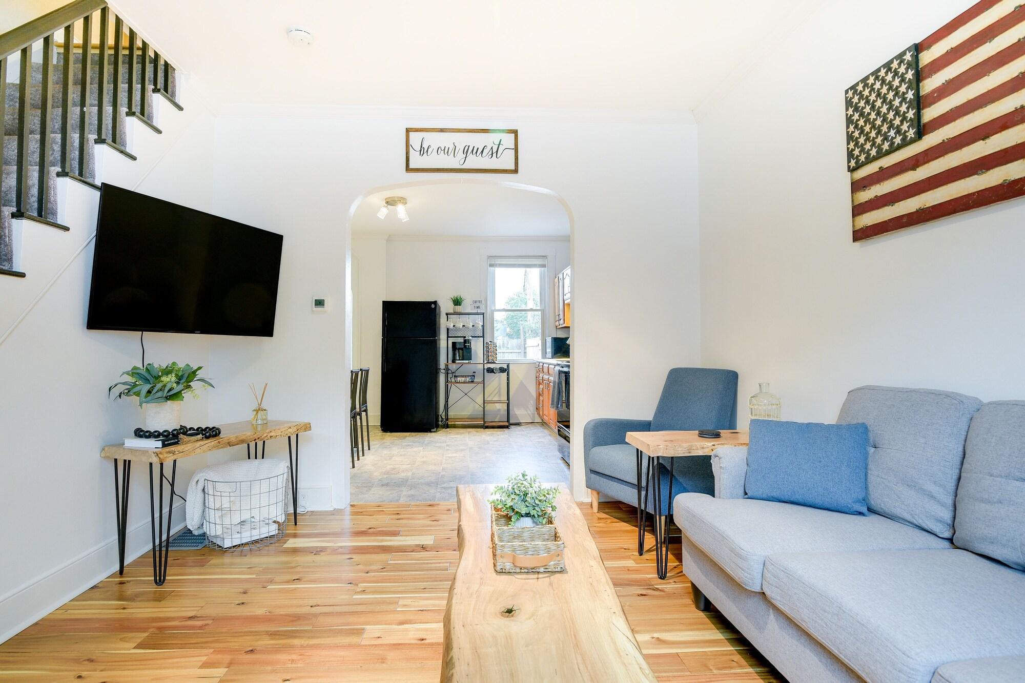 Cozy Retreat in Downtown Lancaster with Backyard Patio — 4-Star Luxury Hotel in Lancaster, United States
