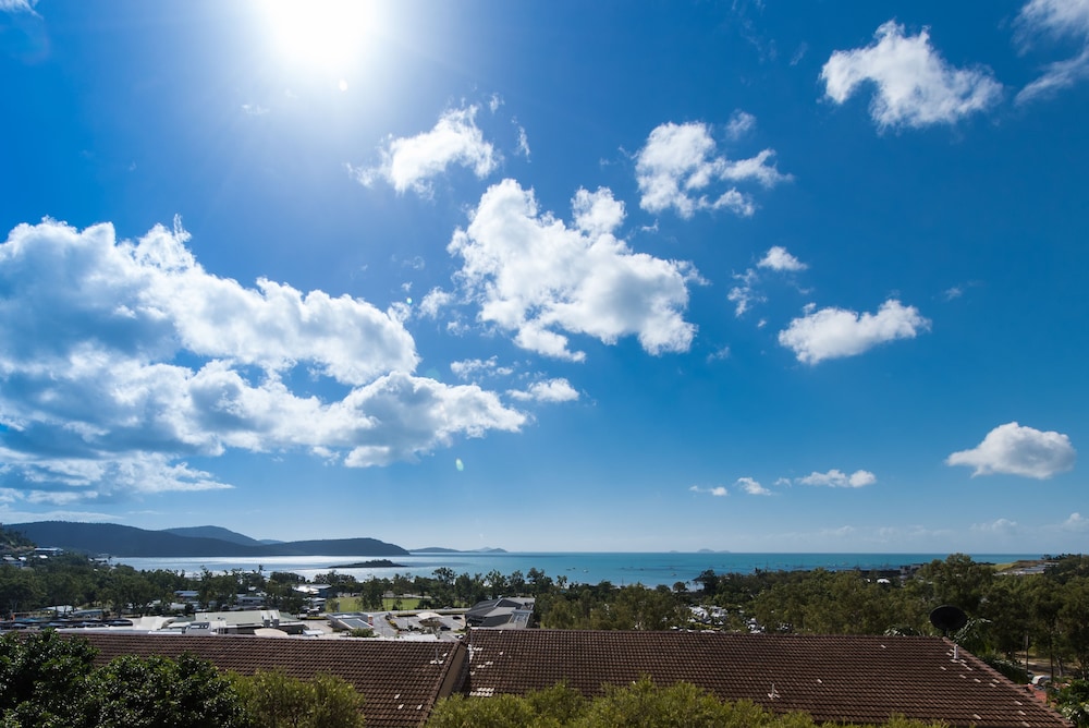 Getaway Ocean Views — 4-Star Luxury Hotel in Cannonvale, Australia