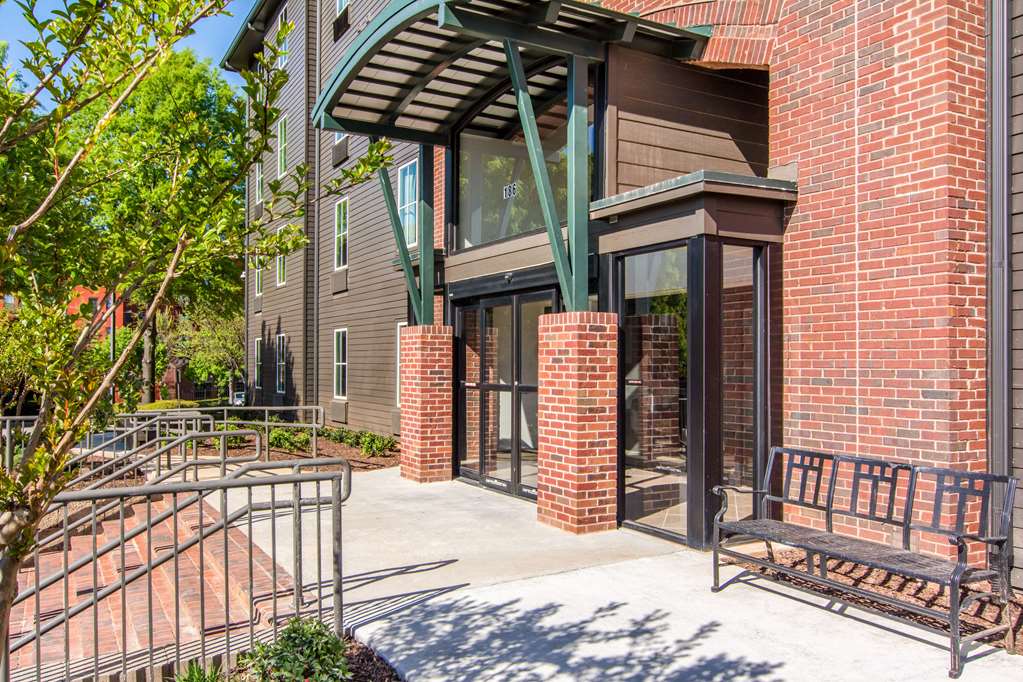 Clarion Inn & Suites Atlanta Downtown - photo 2