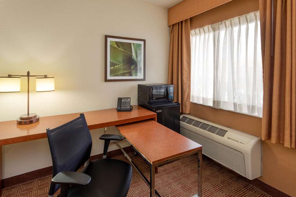 La Quinta Inn by Wyndham Minneapolis Airport Bloomington - photo 35