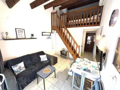 Gîte Peigney 3 pièces 6 personnes FR 1 611A 16 — hotel in Asnieres-Sur-Seine