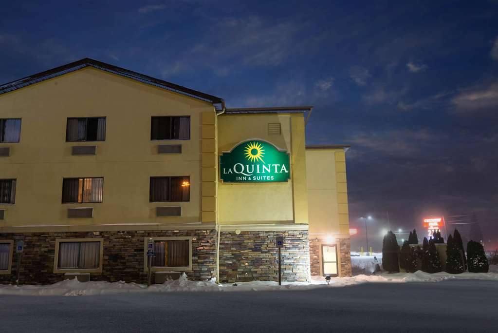 La Quinta Inn & Suites by Wyndham Erie - photo 8