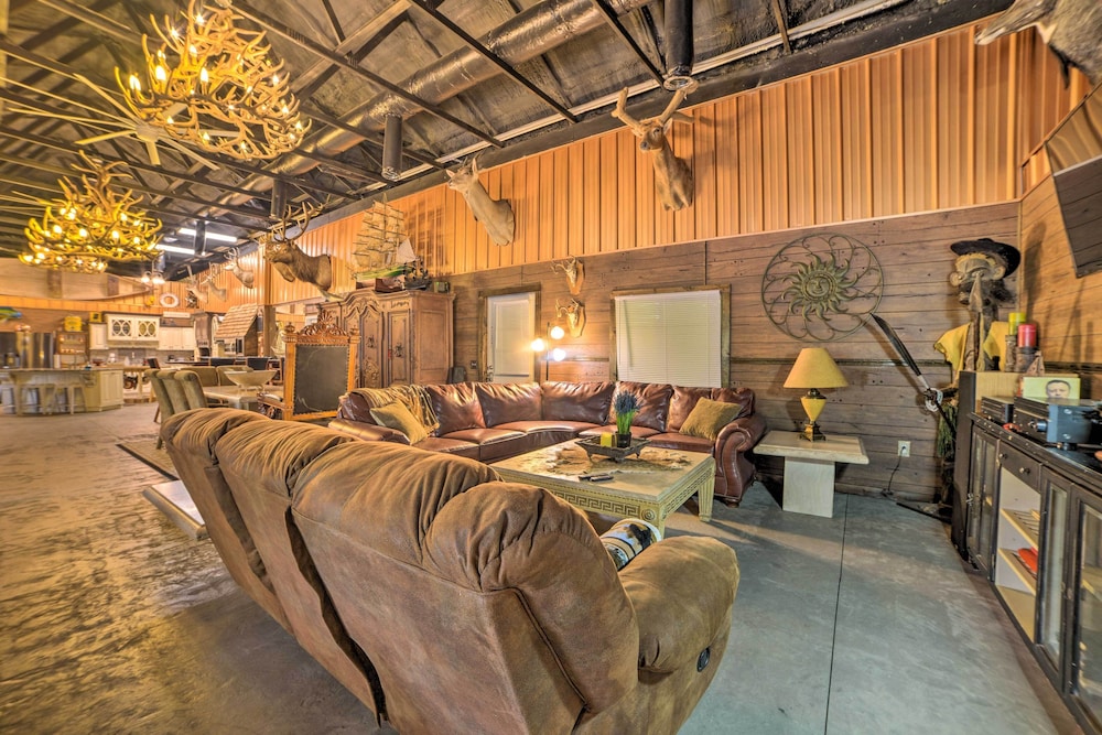 Family Leatherwood Resort Cabin with Fire Pit in Dover, United States