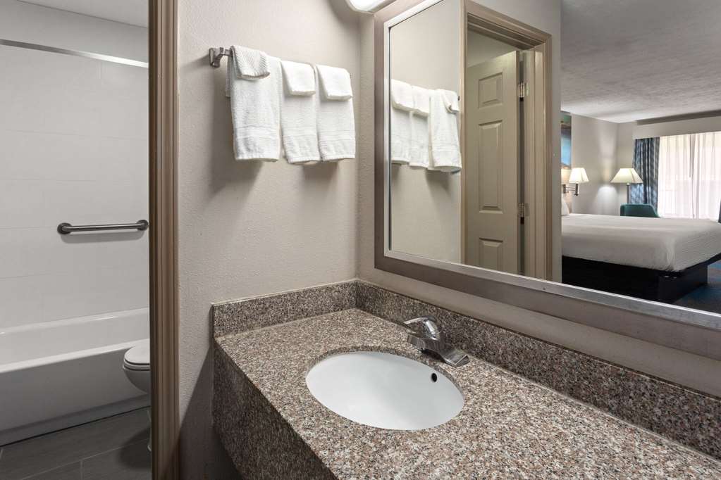 Days Inn by Wyndham Douglasville Atlanta Fairburn Road - photo 18