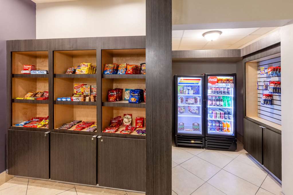 La Quinta Inn & Suites by Wyndham Lumberton - photo 42