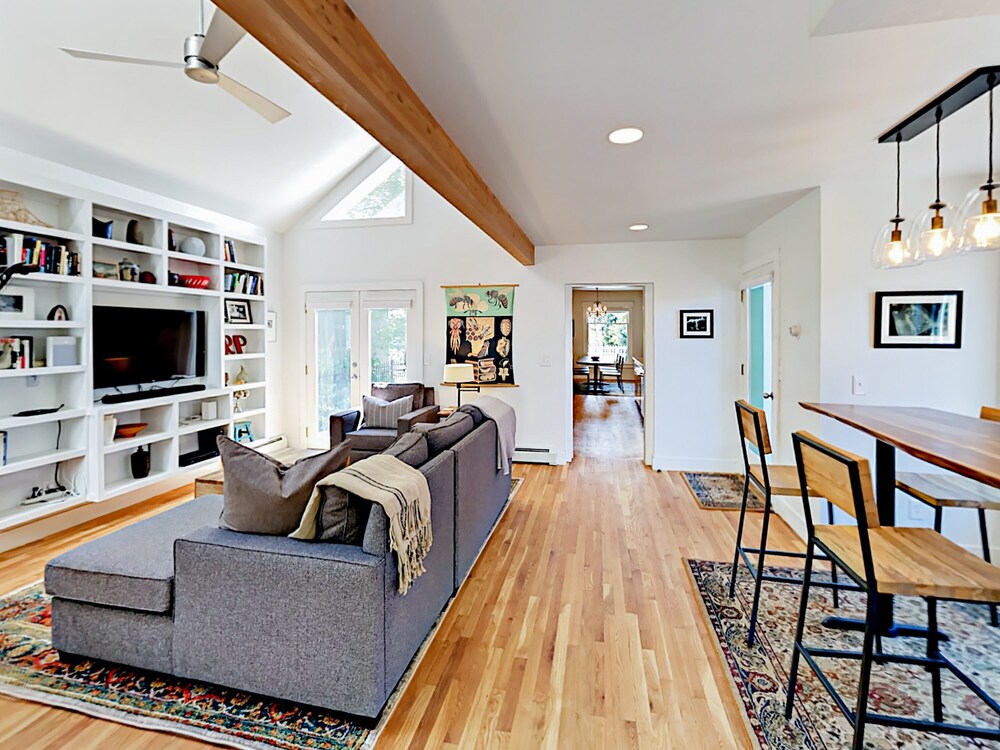 Remodeled 3br 4 Blocks To Town 3 Bedroom Home — 4-Star Luxury Hotel in Steamboat Springs, United States